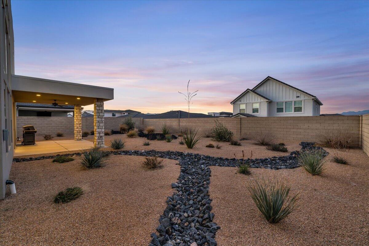 714 W JUNIPER HILL DR 220