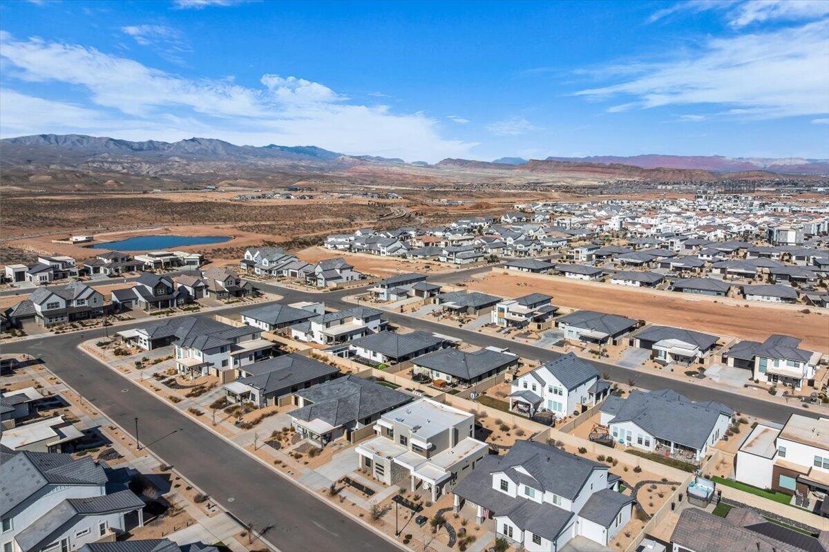 714 W JUNIPER HILL DR 220