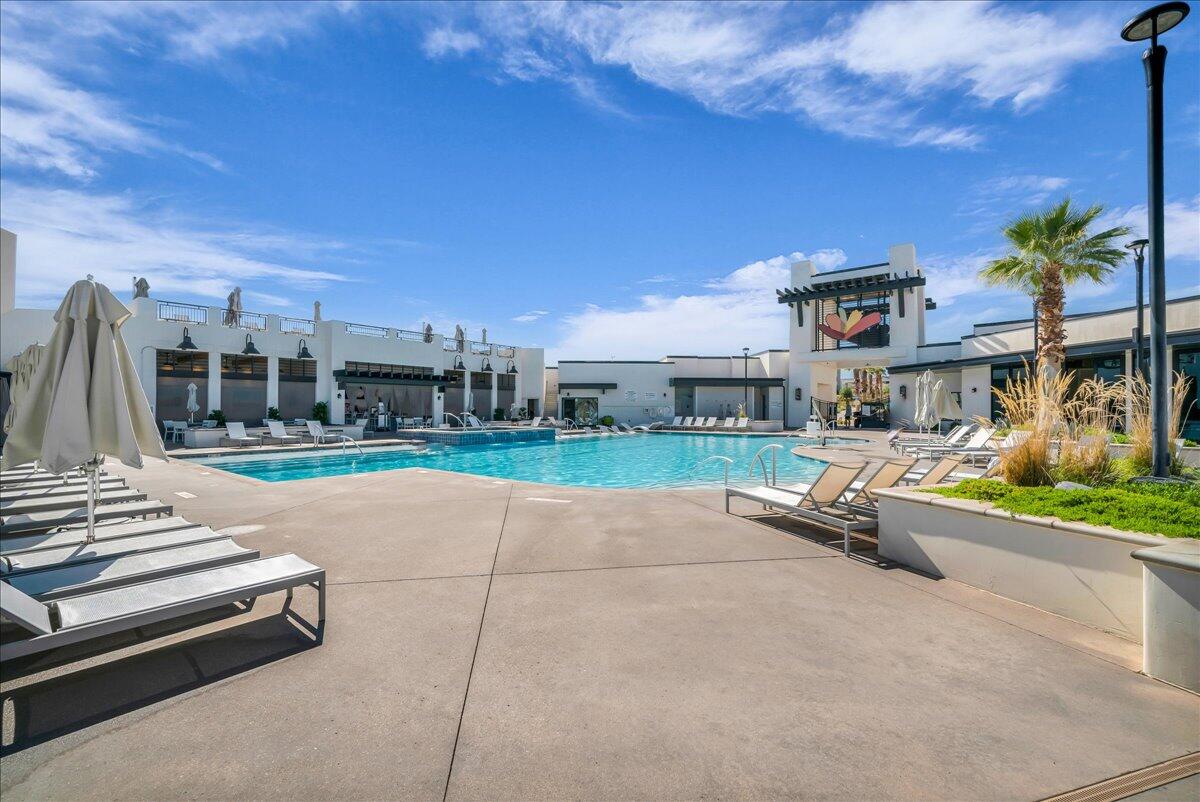 714 W JUNIPER HILL DR 220