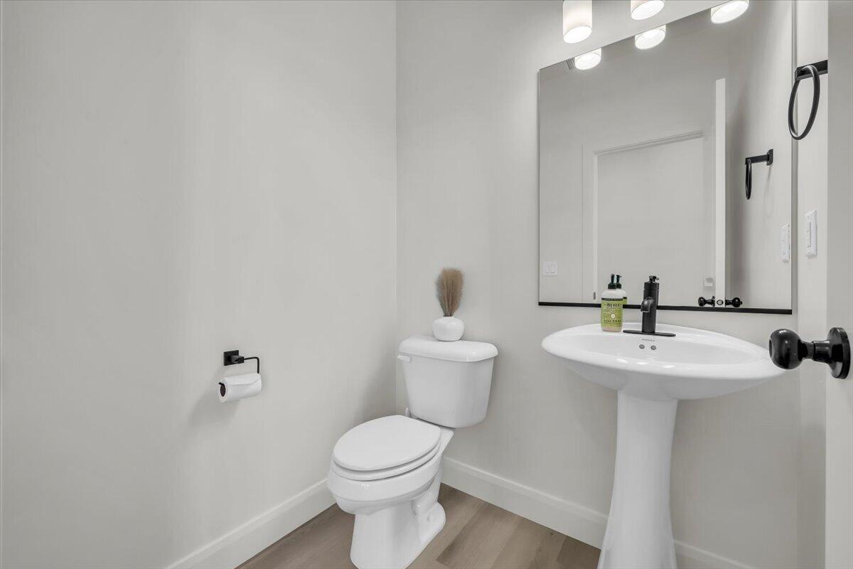 714 W JUNIPER HILL DR 220