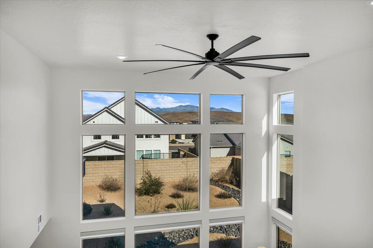 714 W JUNIPER HILL DR 220