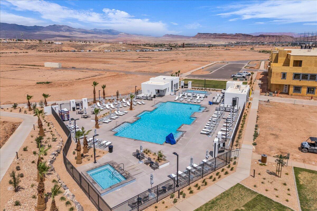 714 W JUNIPER HILL DR 220