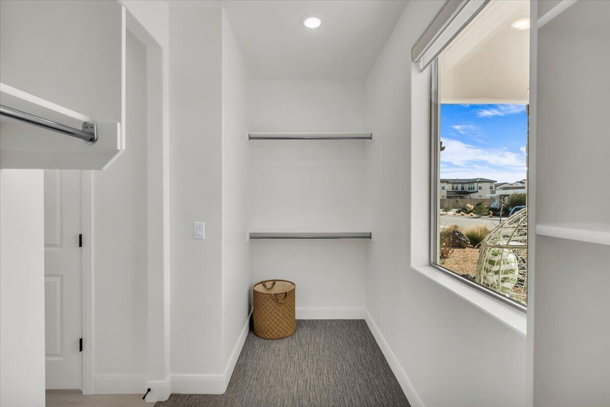 714 W JUNIPER HILL DR 220