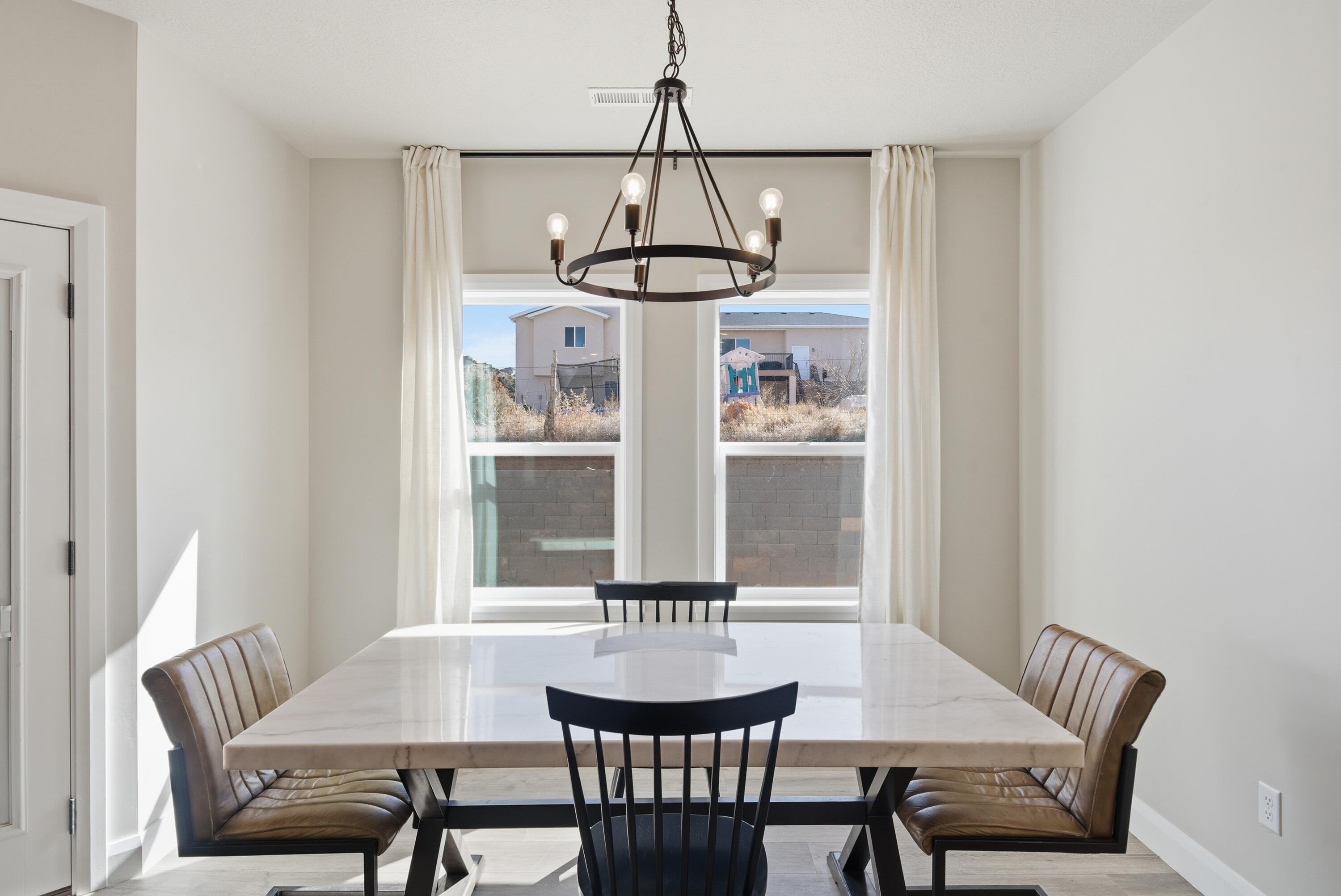2735 W Sterling DR
