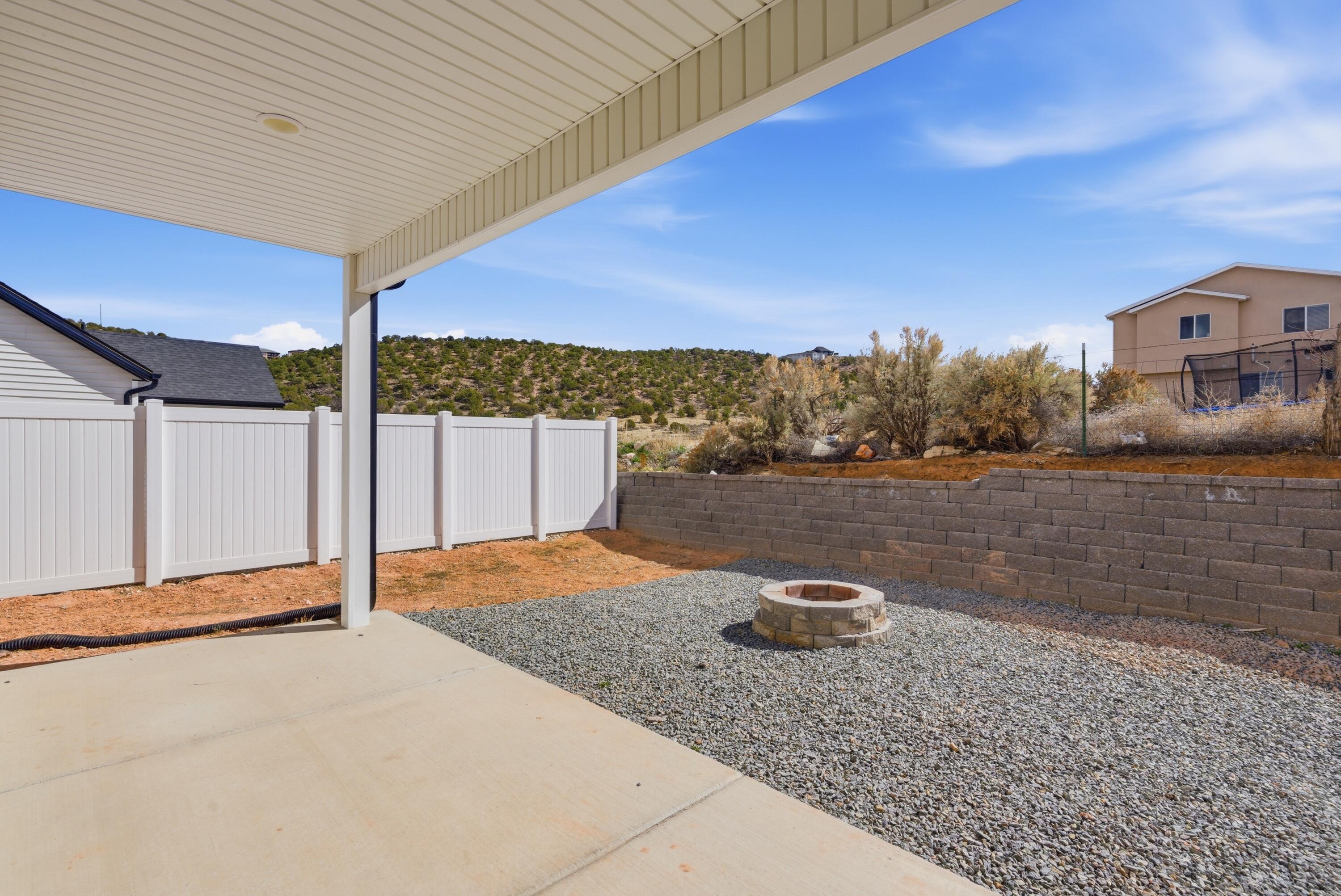 2735 W Sterling DR