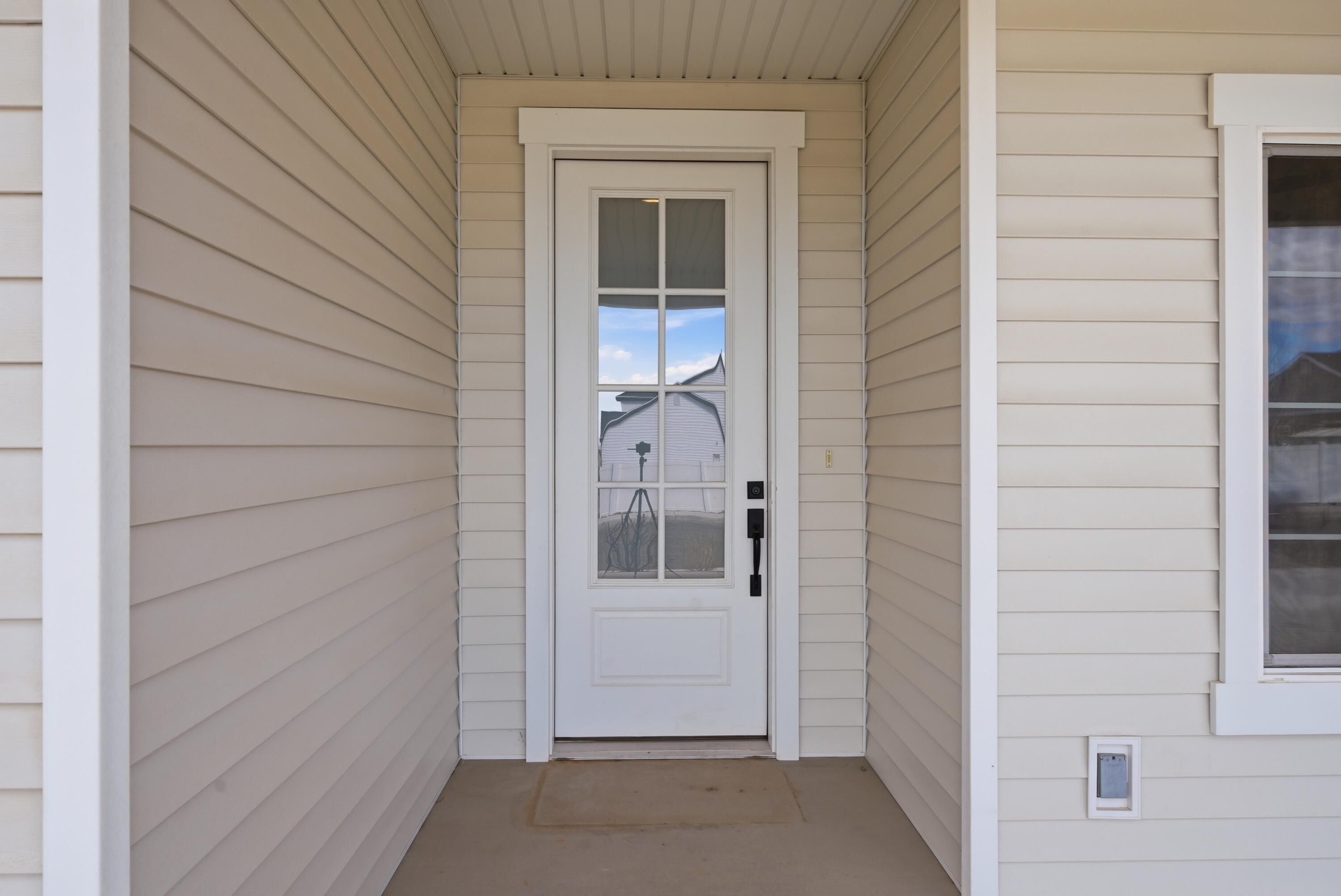 2735 W Sterling DR