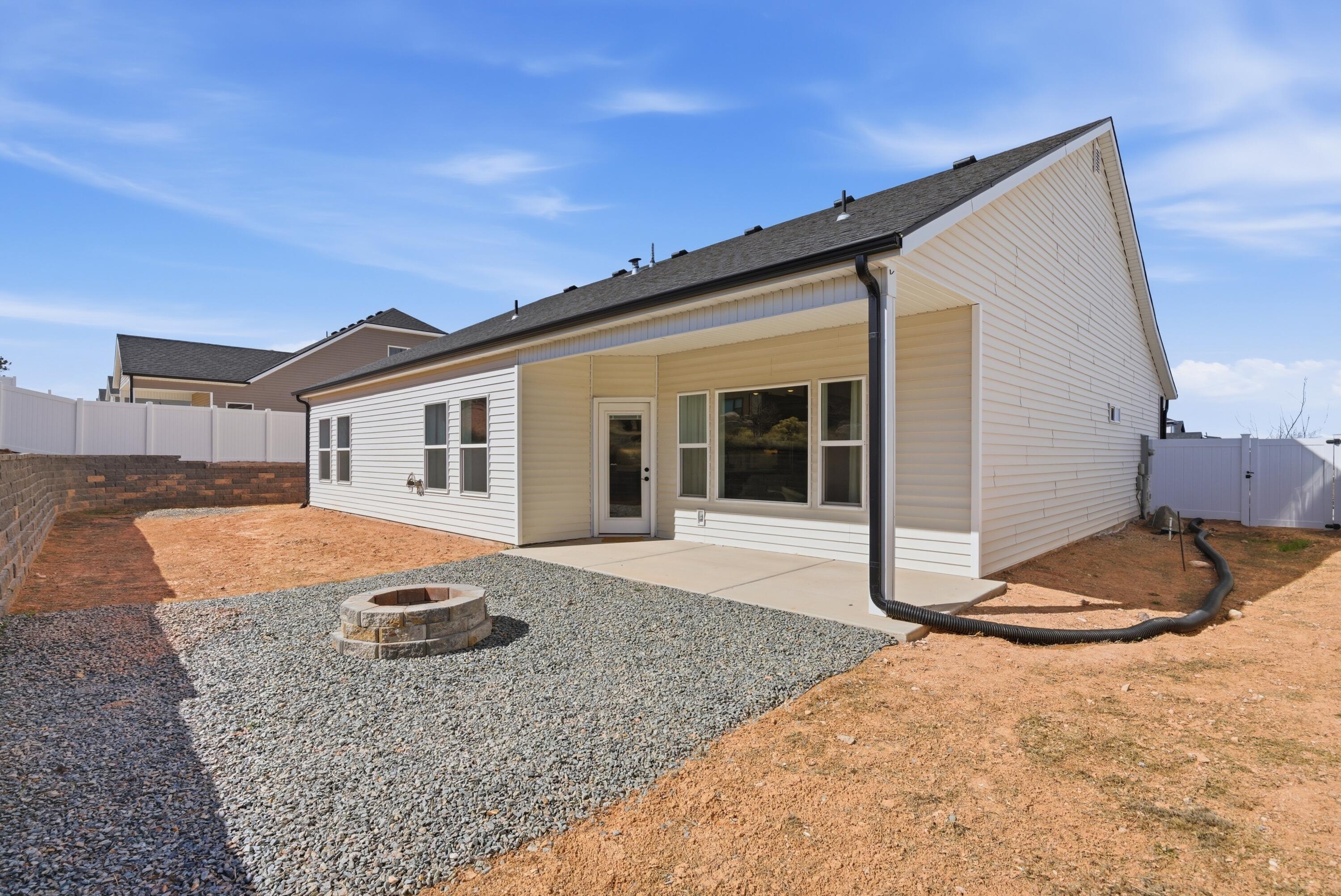 2735 W Sterling DR