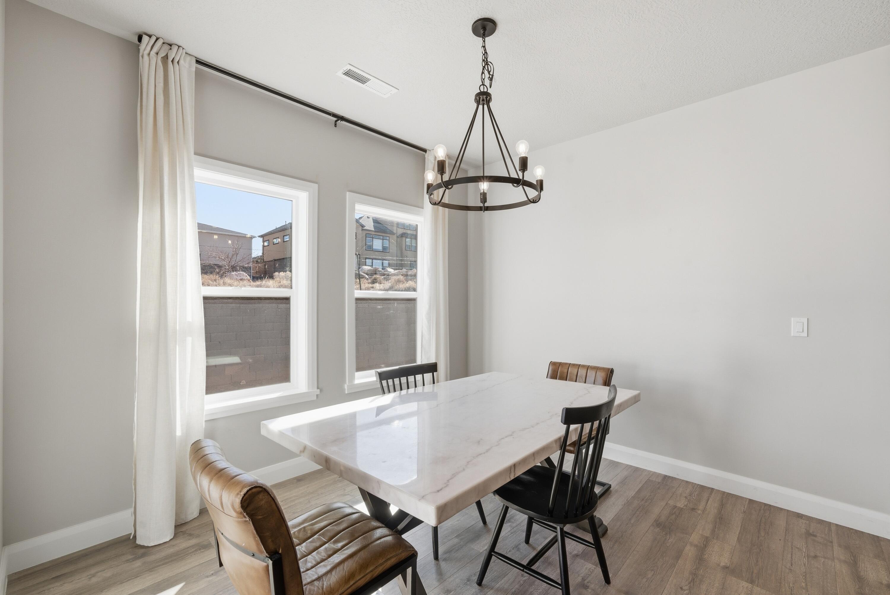 2735 W Sterling DR