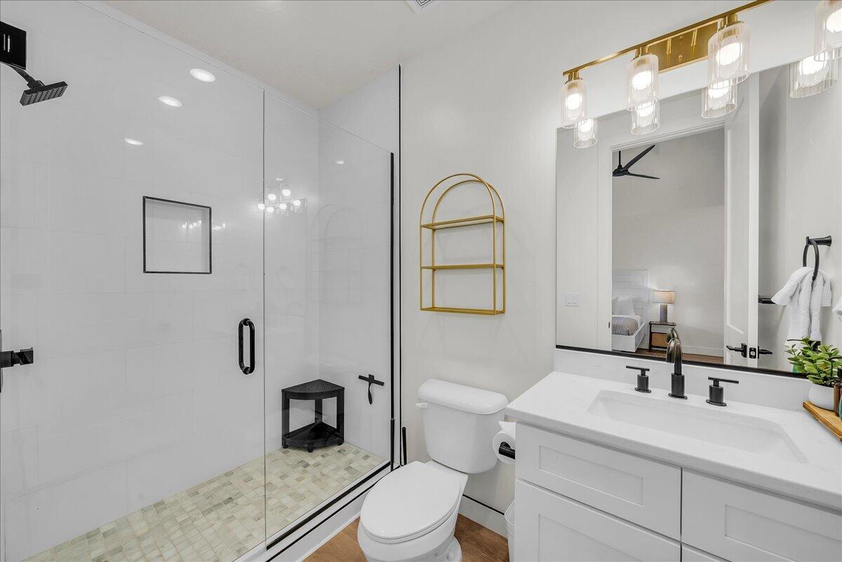 1559 S REGENT PARK RD