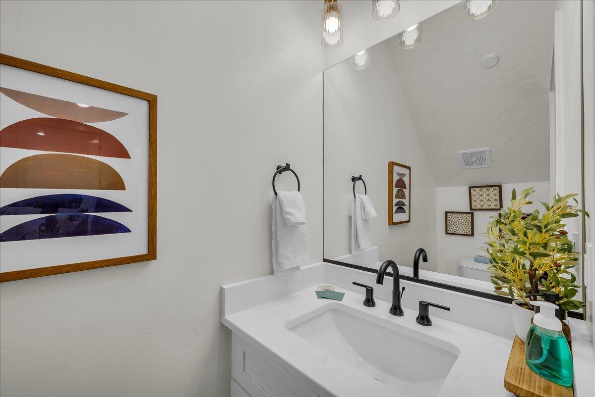 1559 S REGENT PARK RD