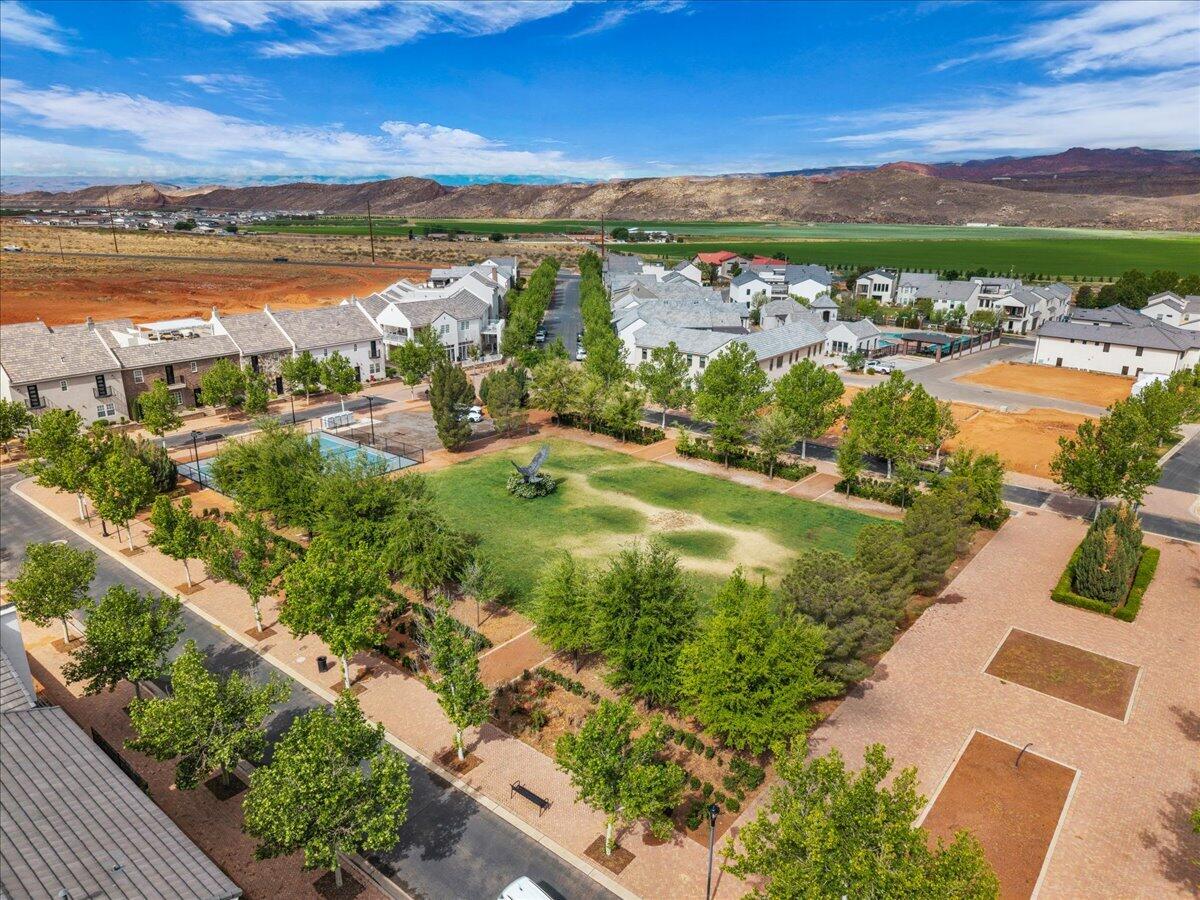 1559 S REGENT PARK RD