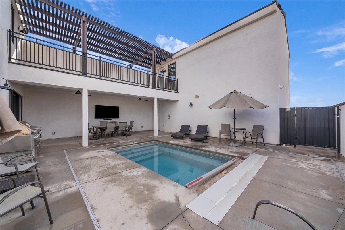 1559 S REGENT PARK RD