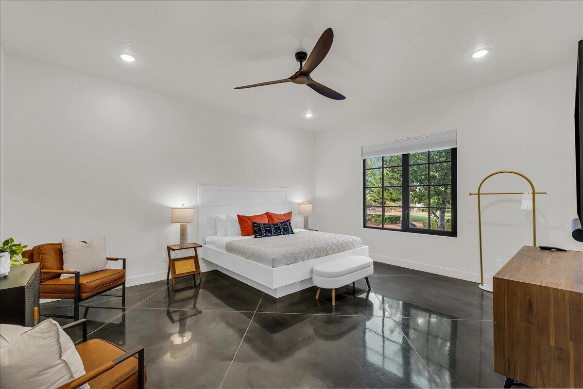 1559 S REGENT PARK RD