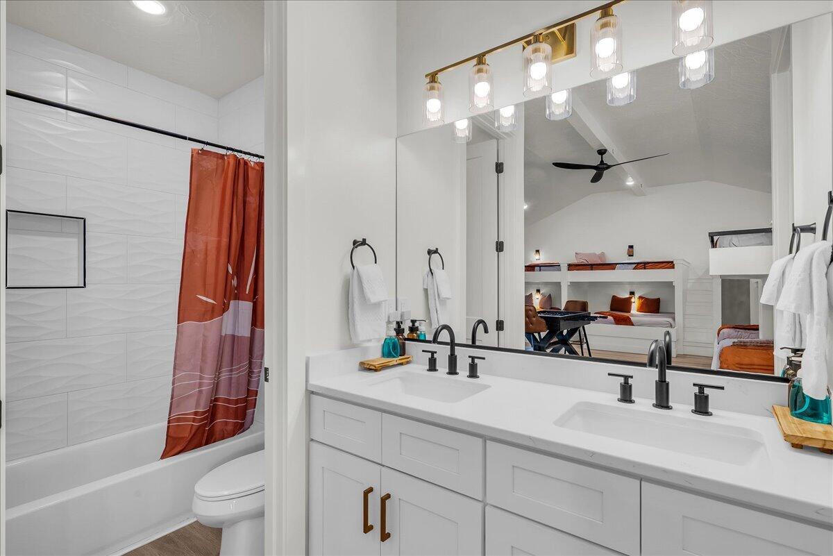 1559 S REGENT PARK RD