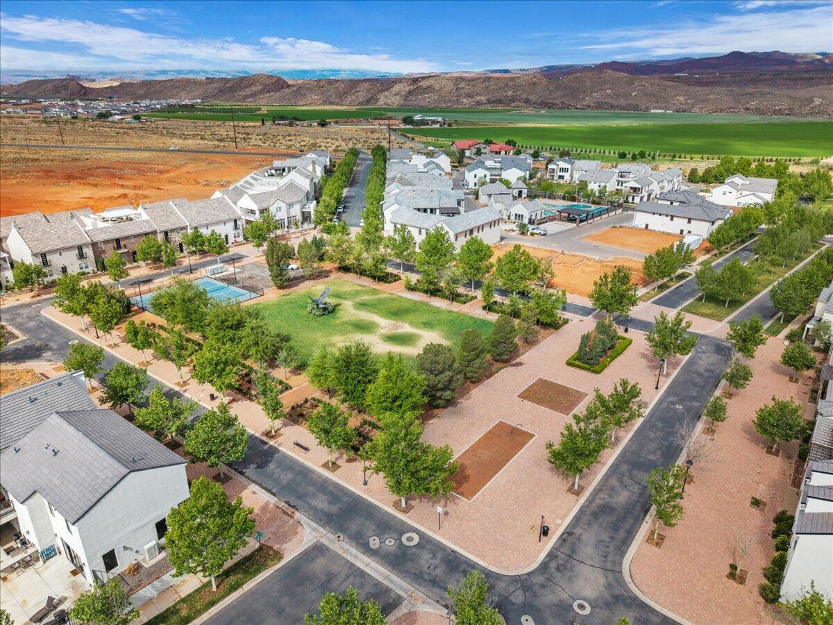 1559 S REGENT PARK RD