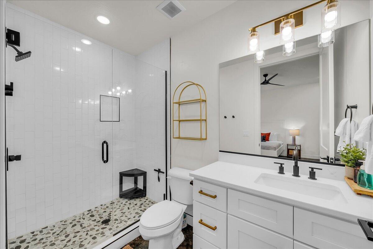 1559 S REGENT PARK RD