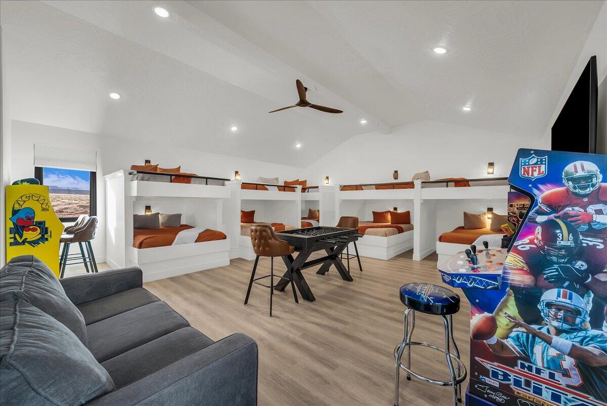 1559 S REGENT PARK RD