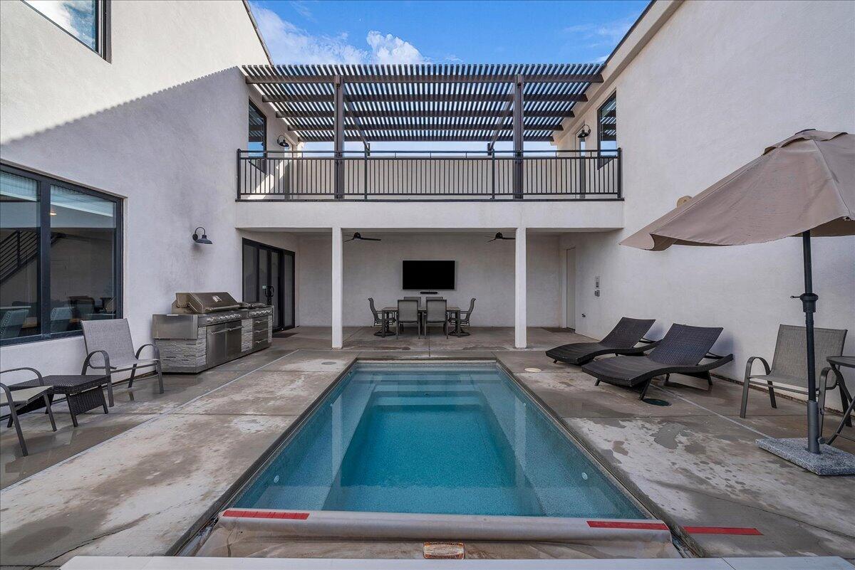 1559 S REGENT PARK RD