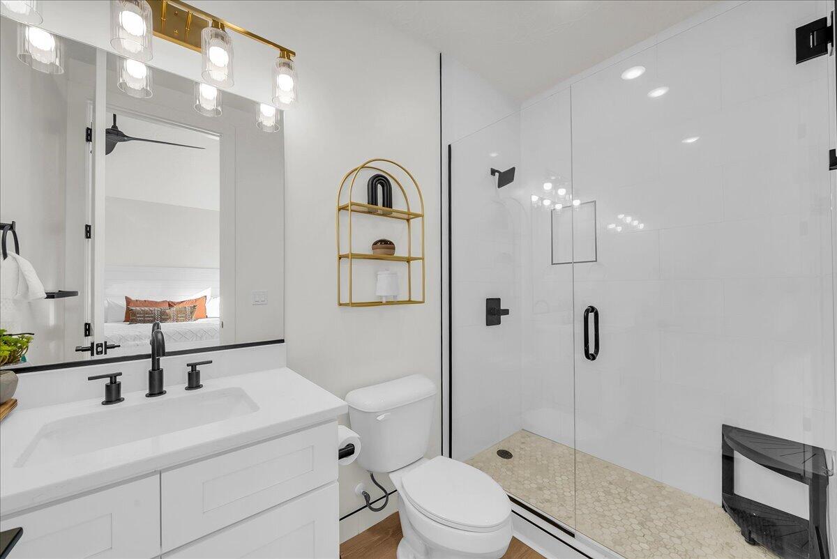 1559 S REGENT PARK RD