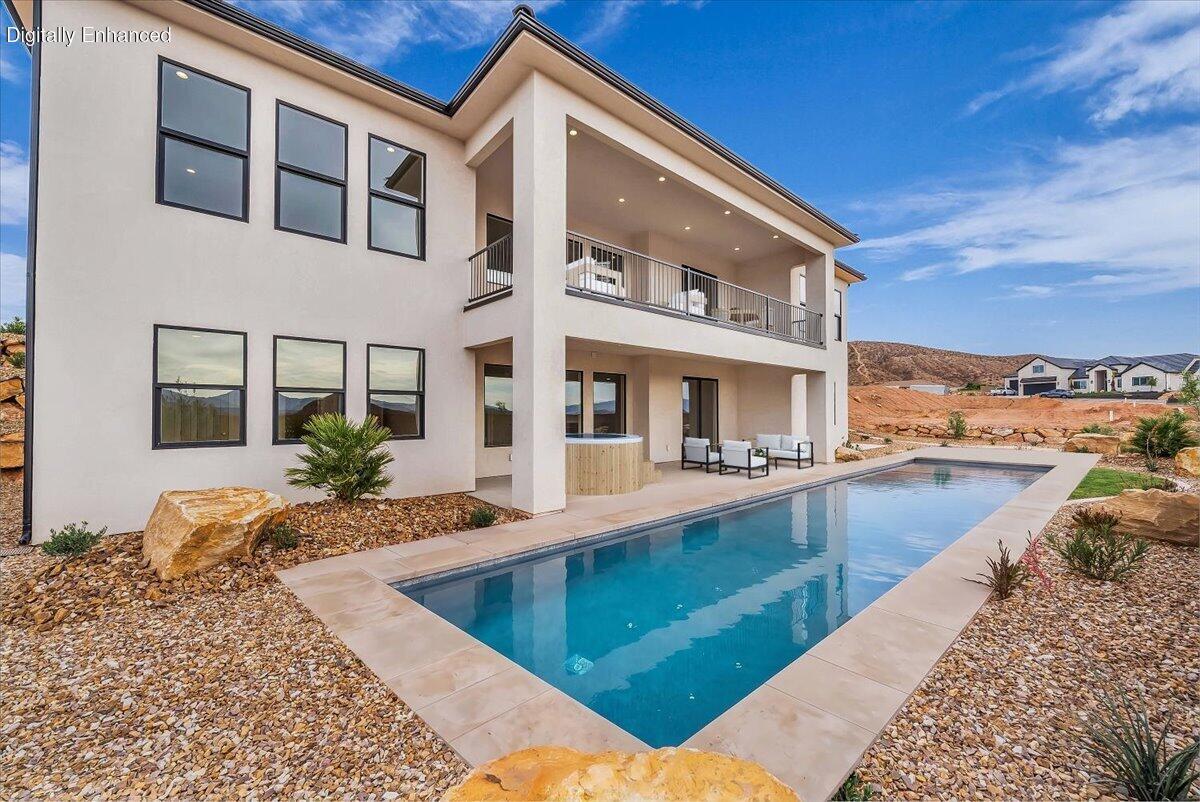 2072 S Pony Way