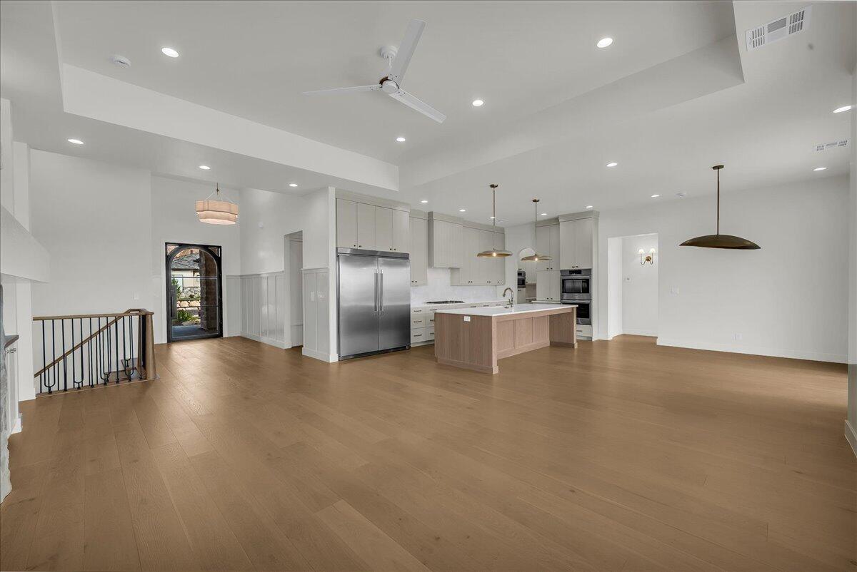 2072 S Pony Way