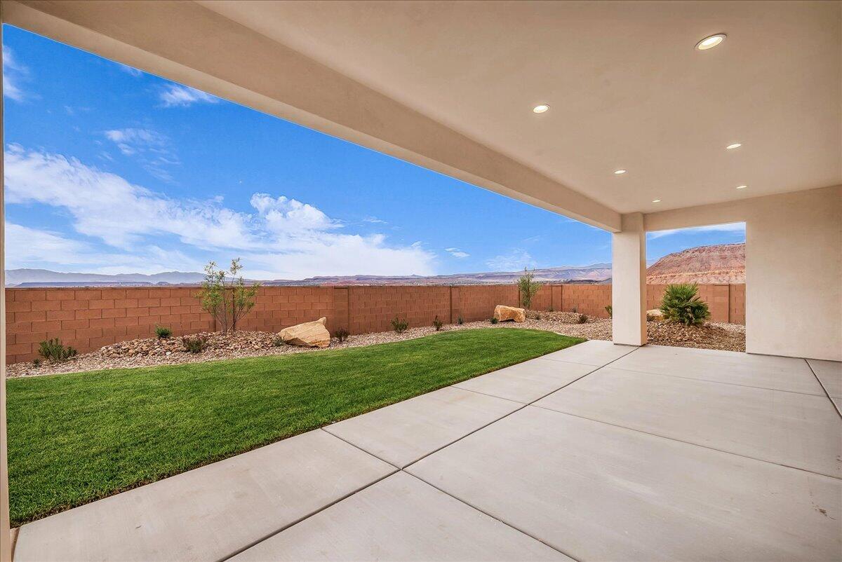 2072 S Pony Way