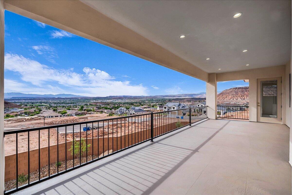 2072 S Pony Way