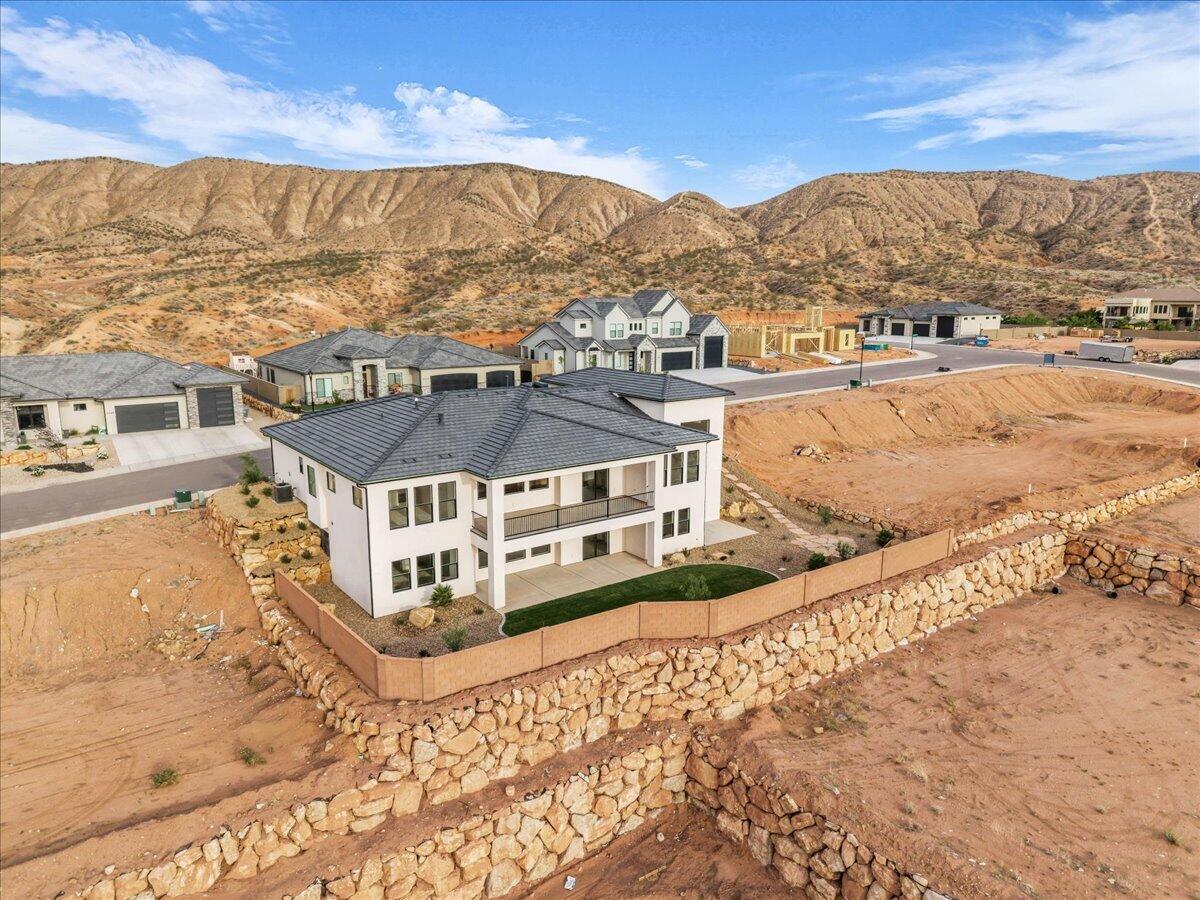 2072 S Pony Way