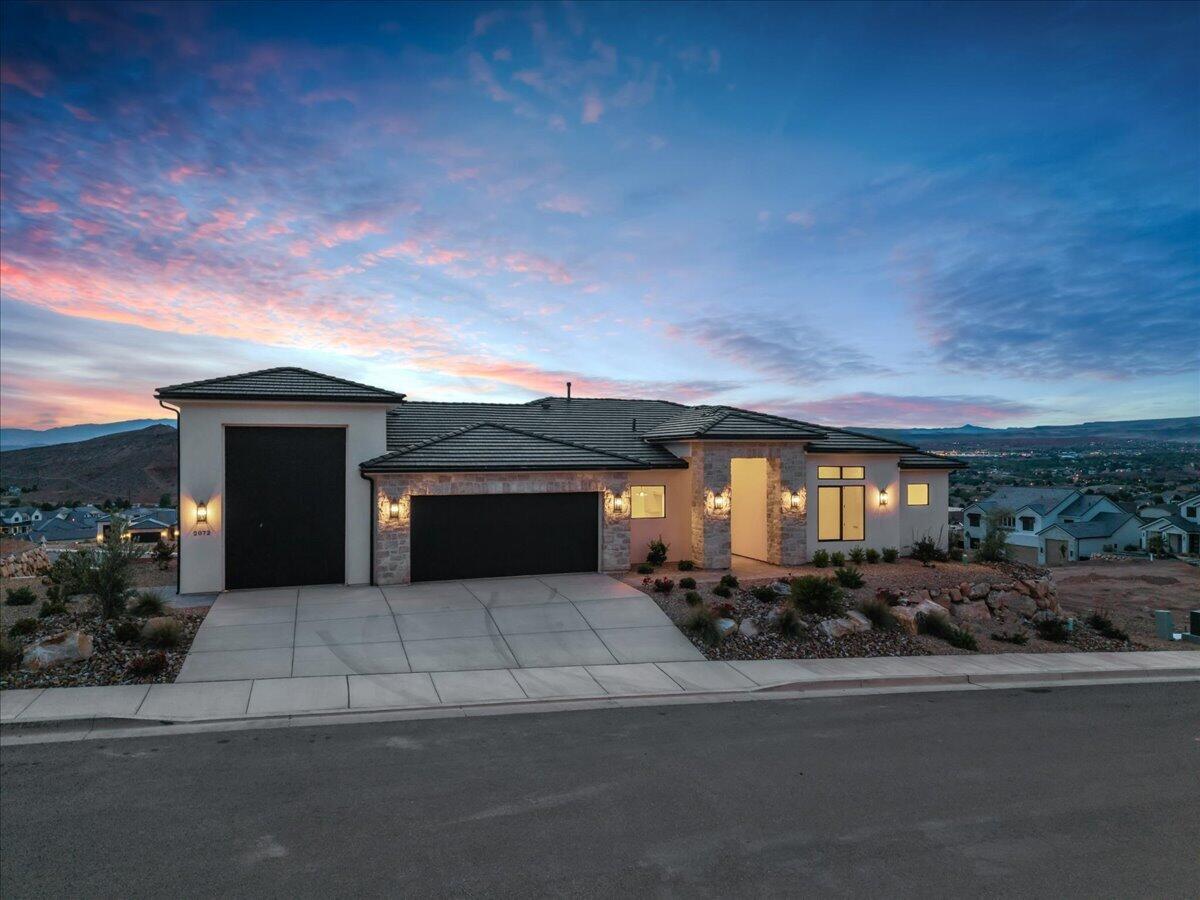 2072 S Pony Way