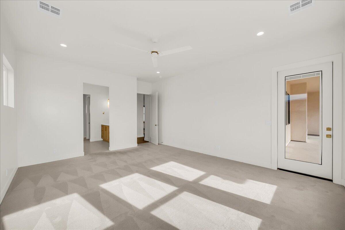 2072 S Pony Way