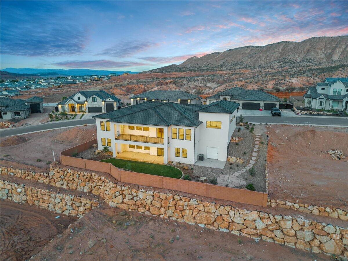2072 S Pony Way