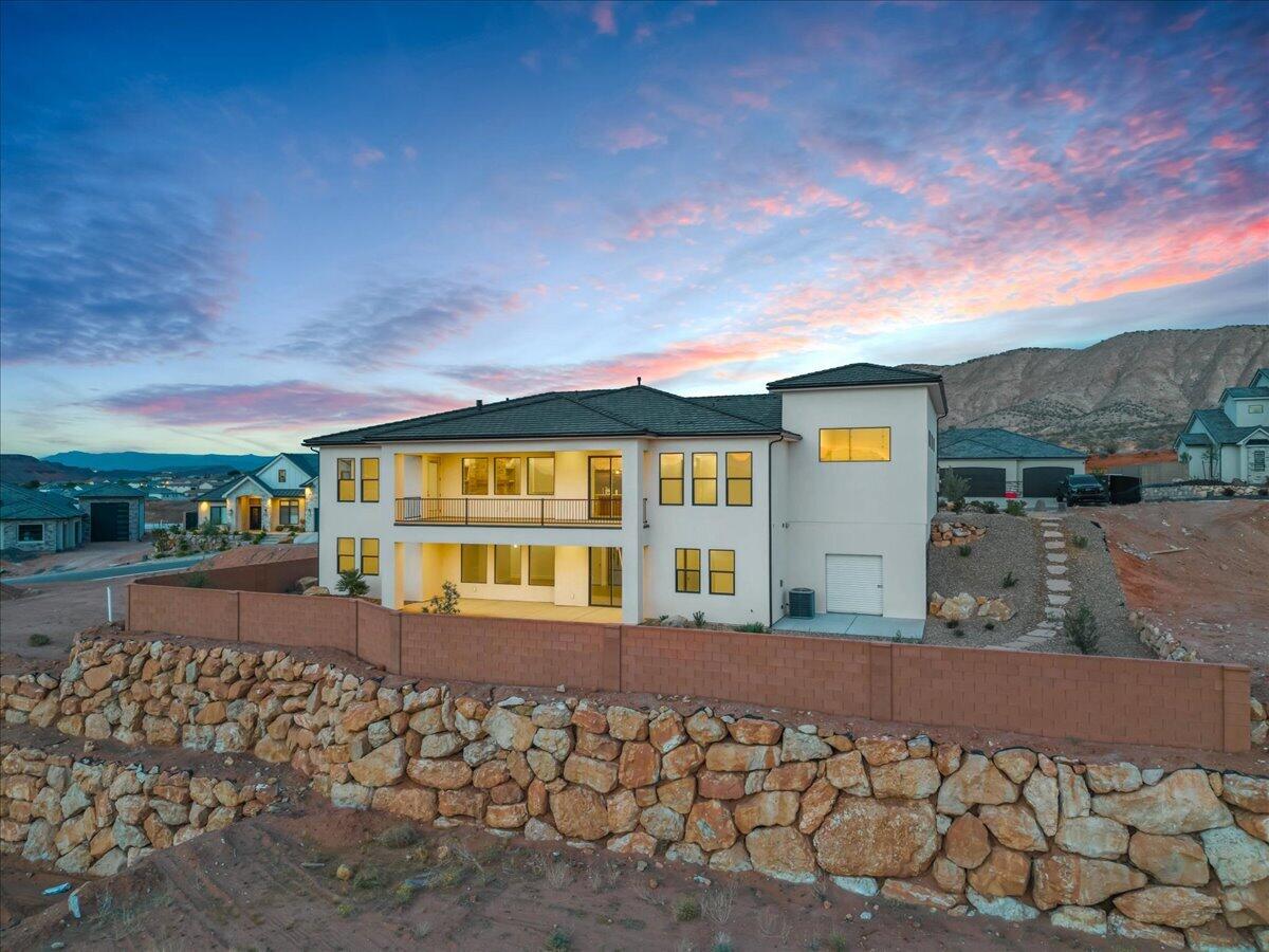 2072 S Pony Way