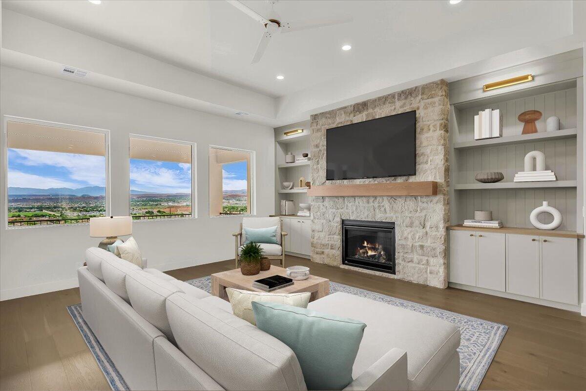 2072 S Pony Way