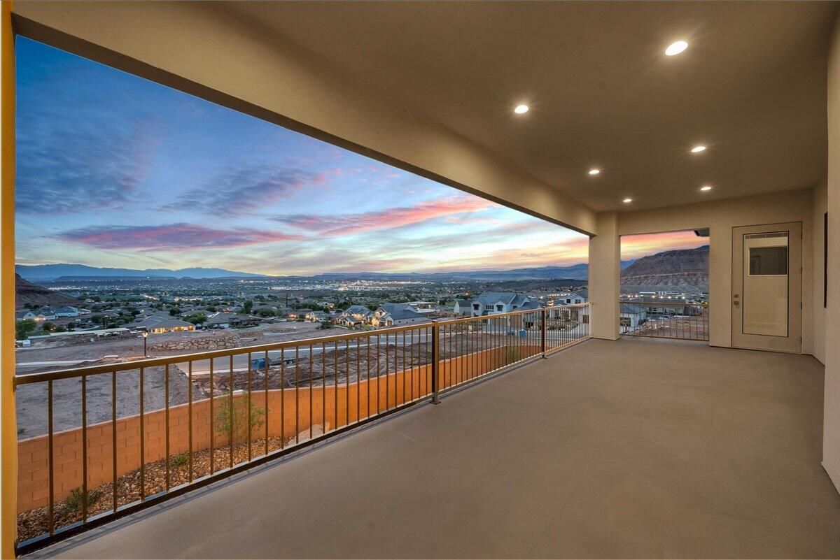 2072 S Pony Way