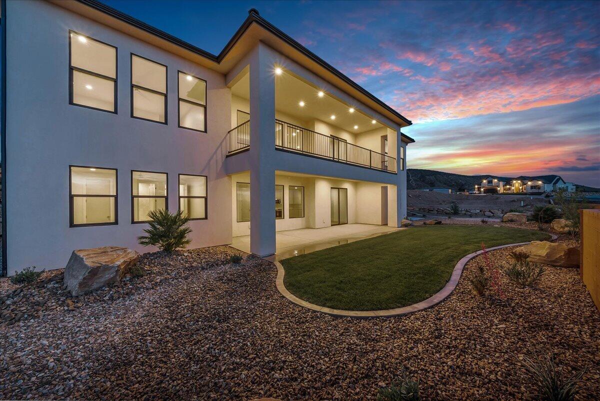 2072 S Pony Way
