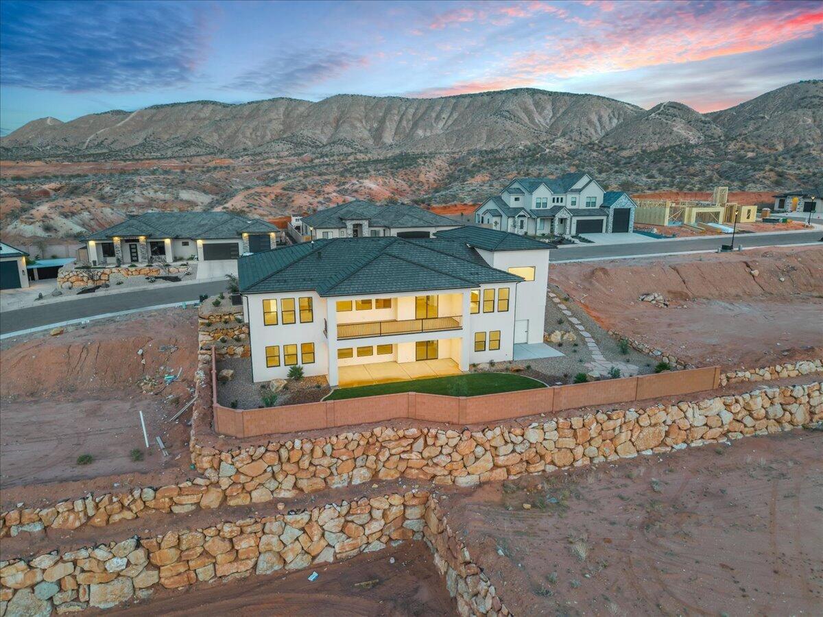 2072 S Pony Way