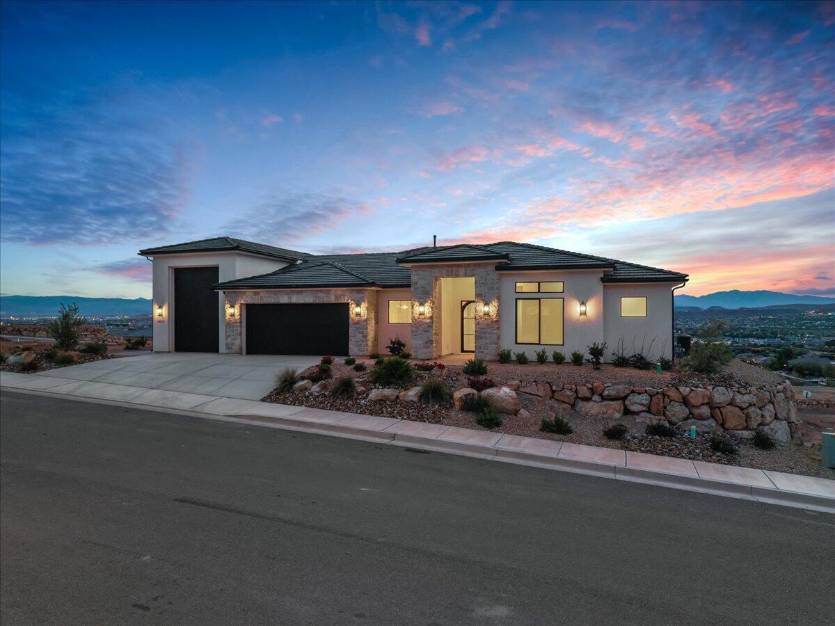 2072 S Pony Way