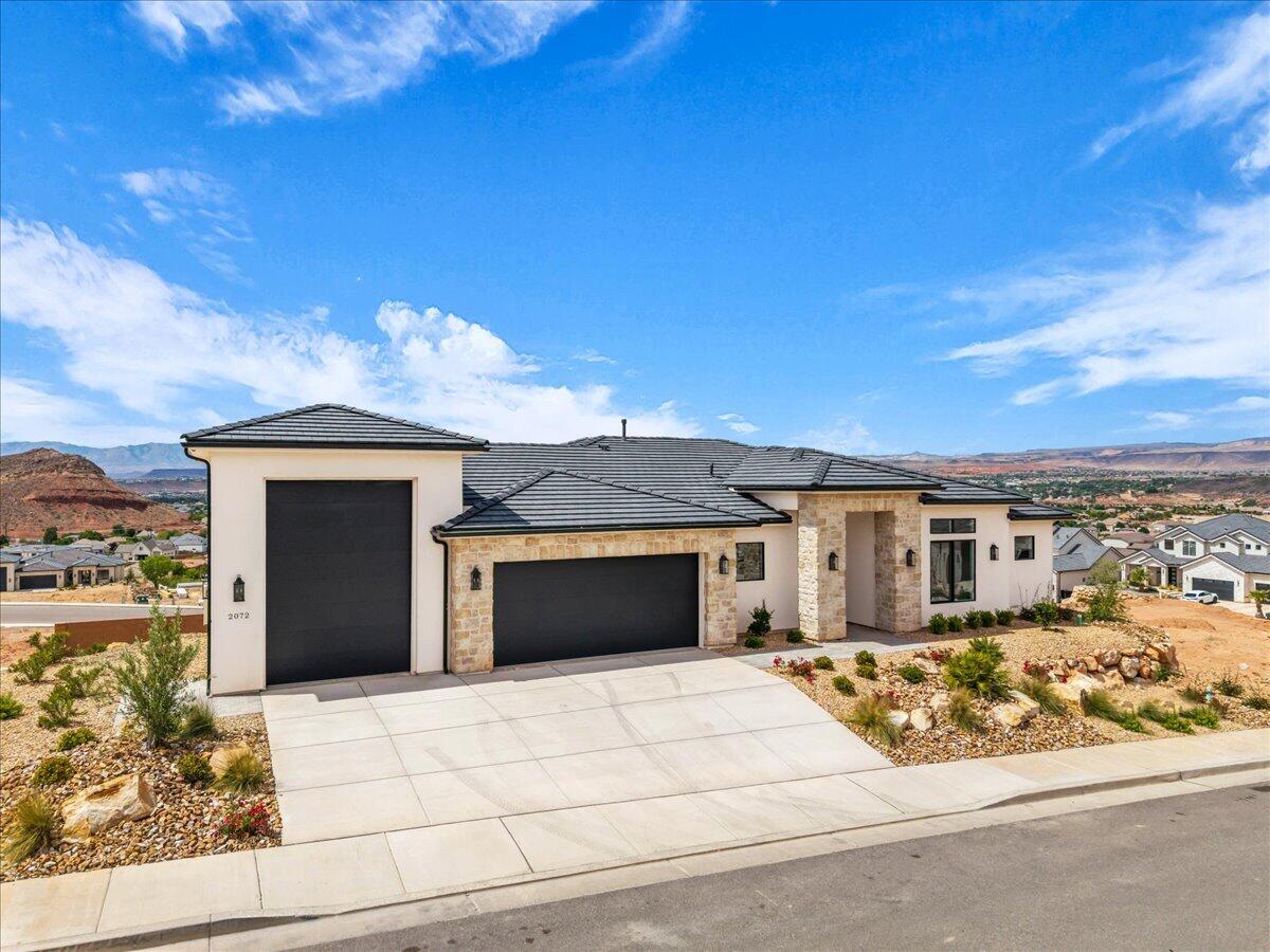 2072 S Pony Way