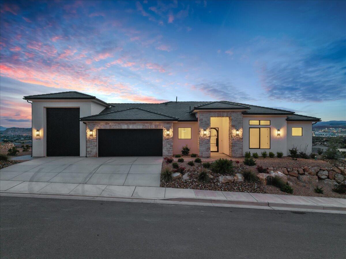 2072 S Pony Way