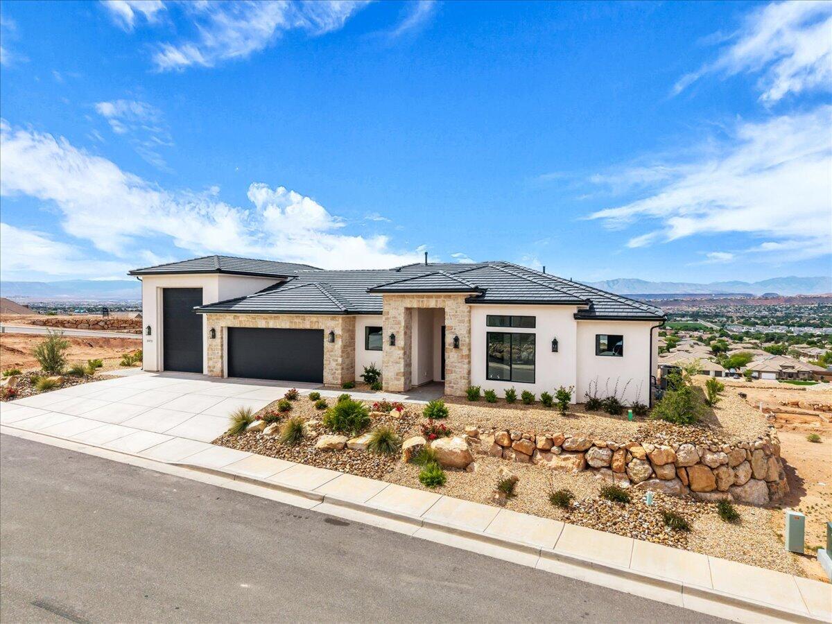 2072 S Pony Way