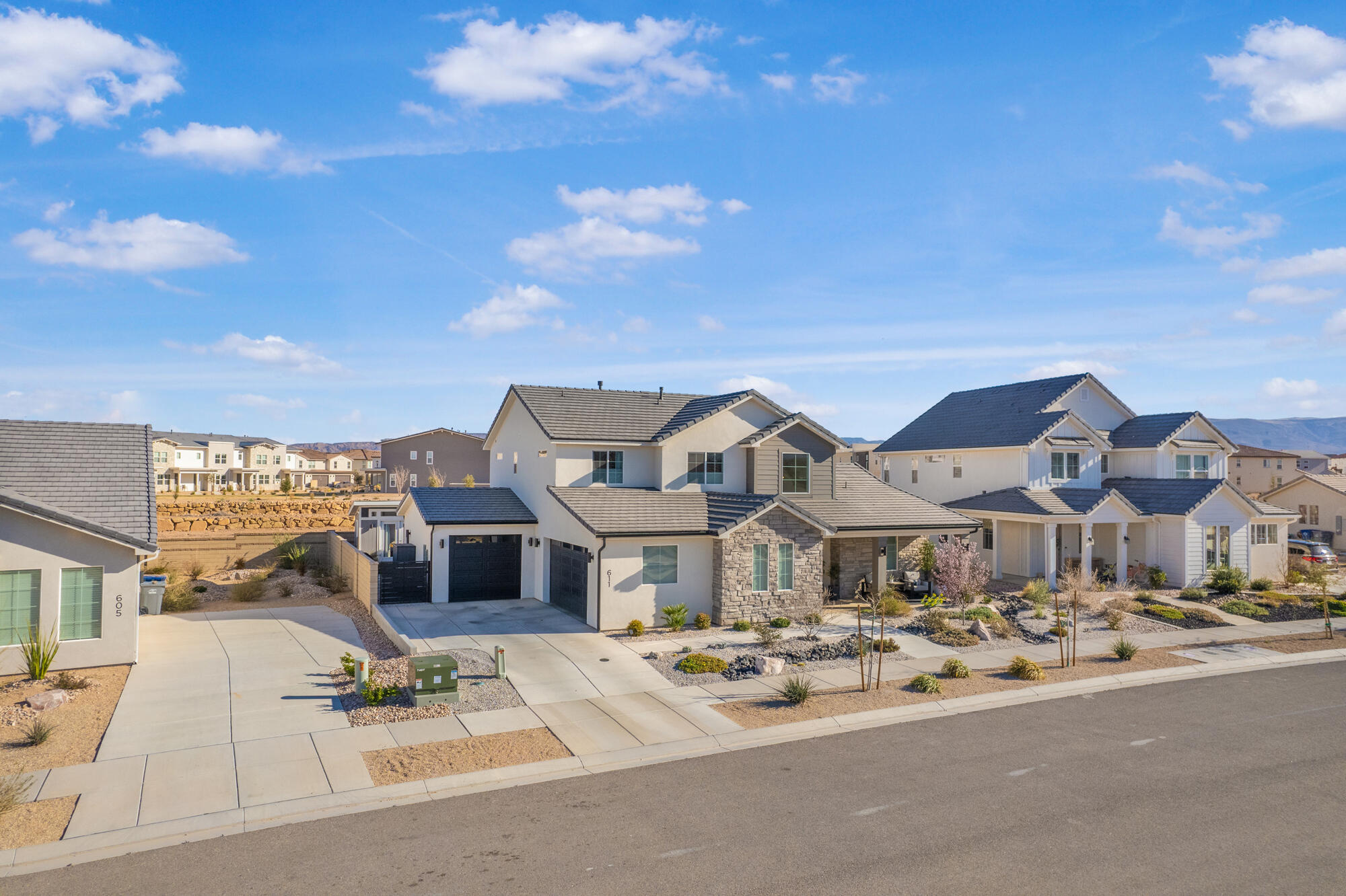 611 W ALORA DR