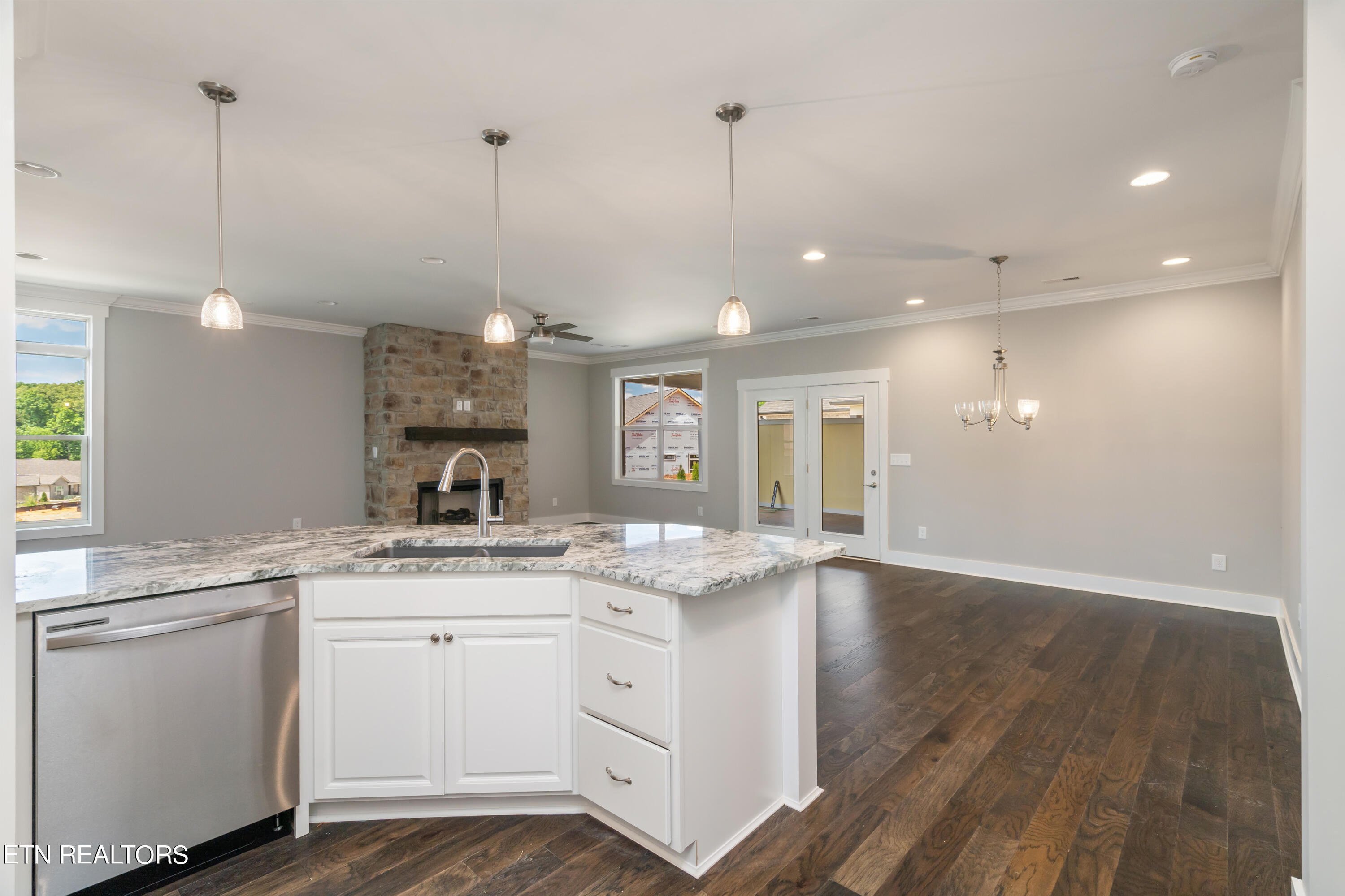 1554 Mountain Drive