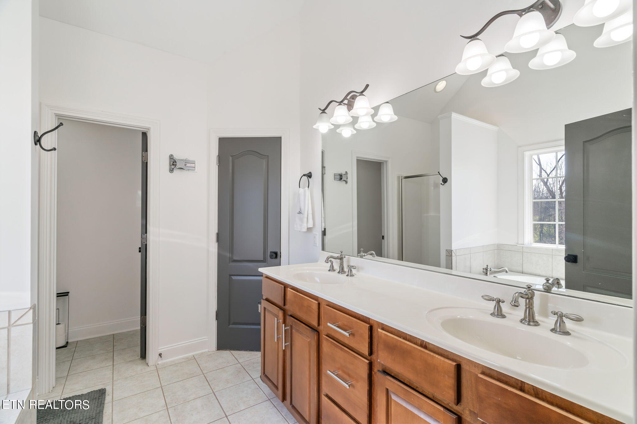 10300 Ivy Hollow Drive