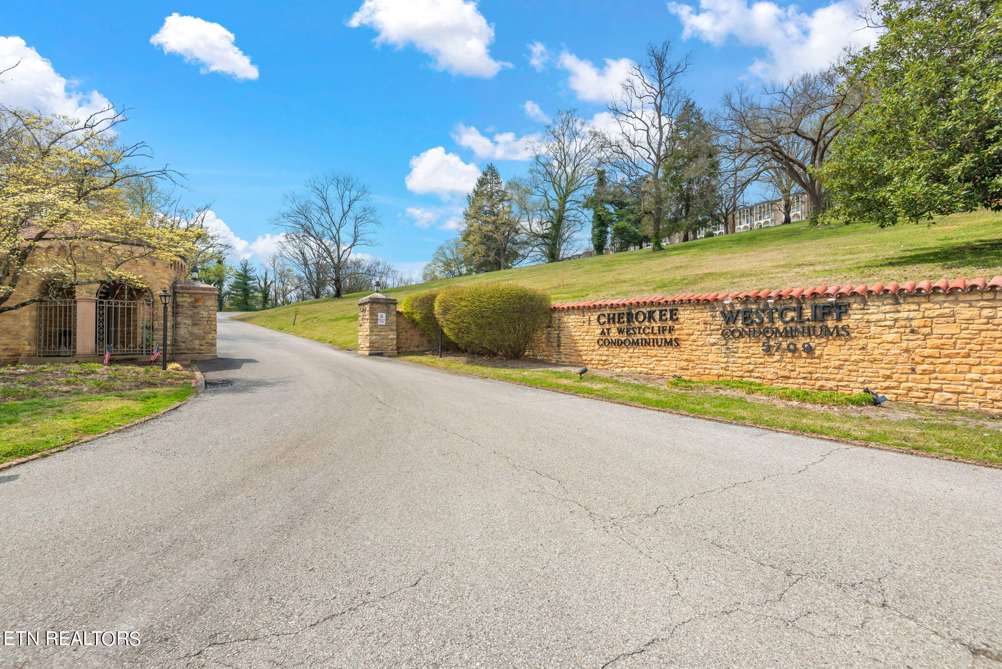 5709 Lyons View Pike, 1109