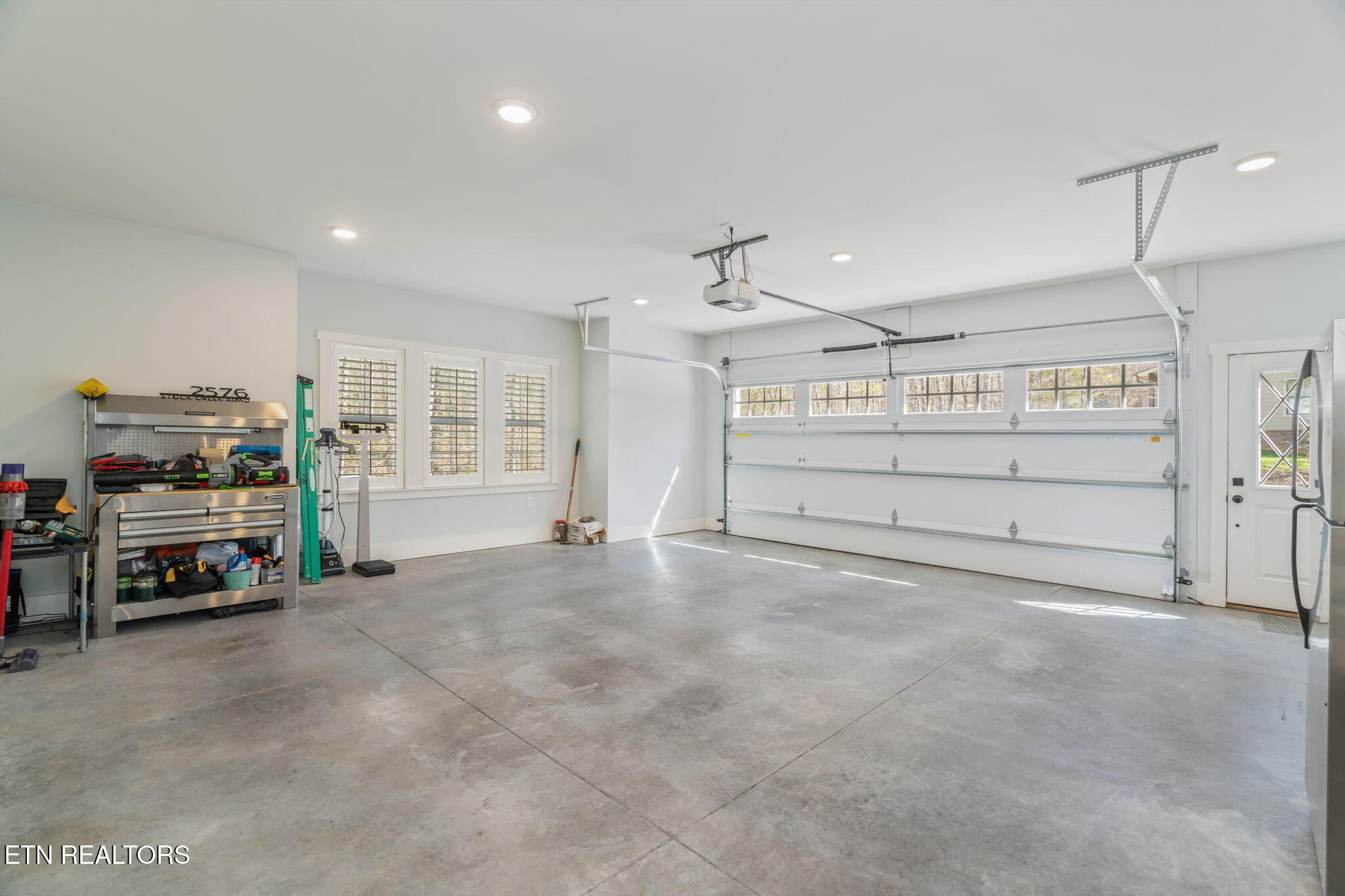 2576 Stock Creek Rd