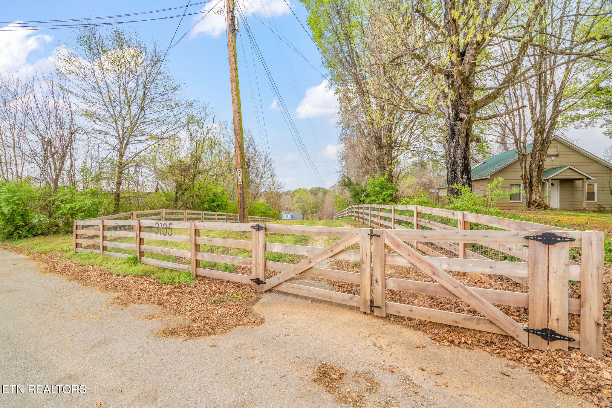 3105 Louisville Rd