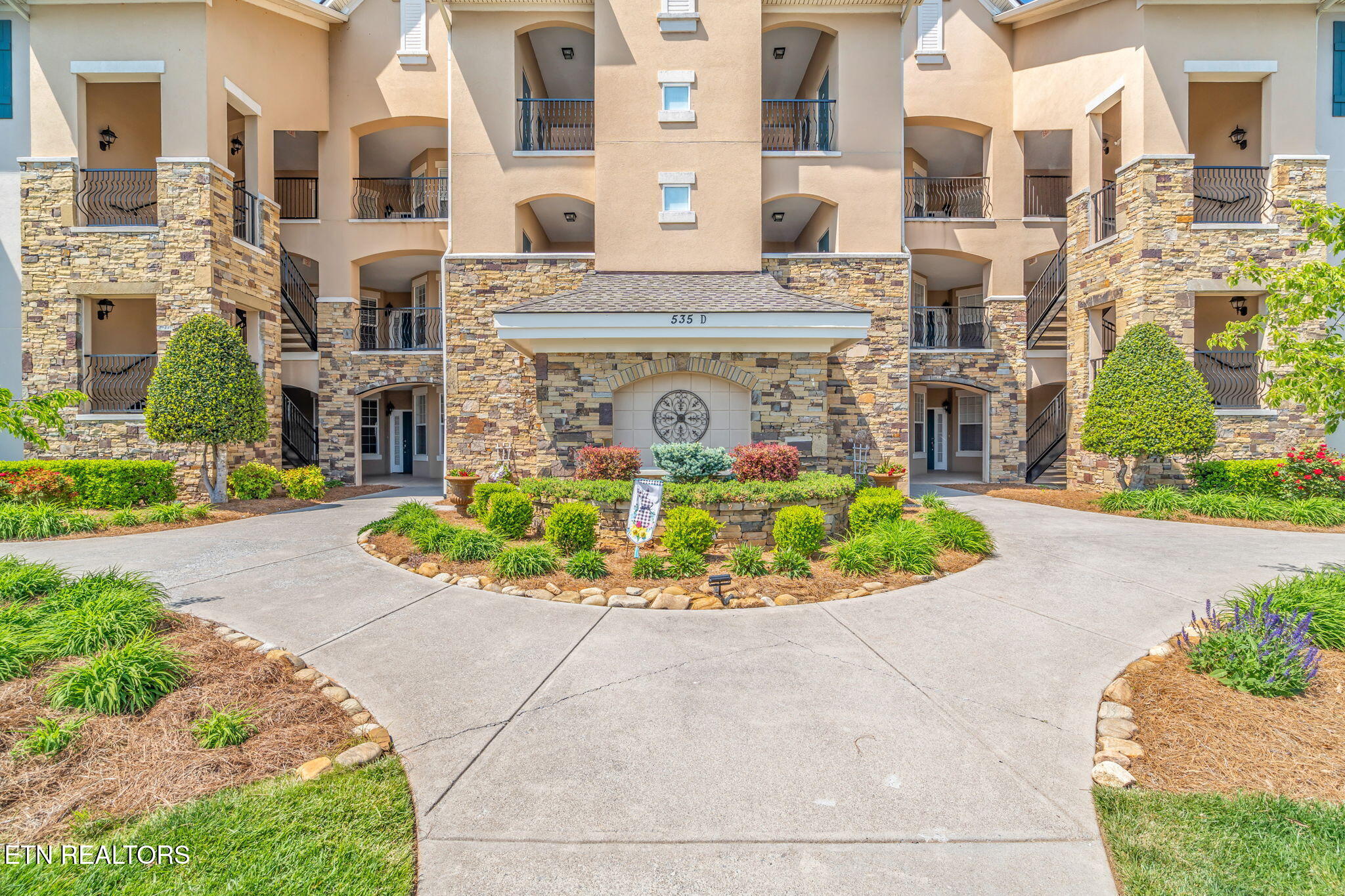 535 Rarity Bay Pkwy, 106