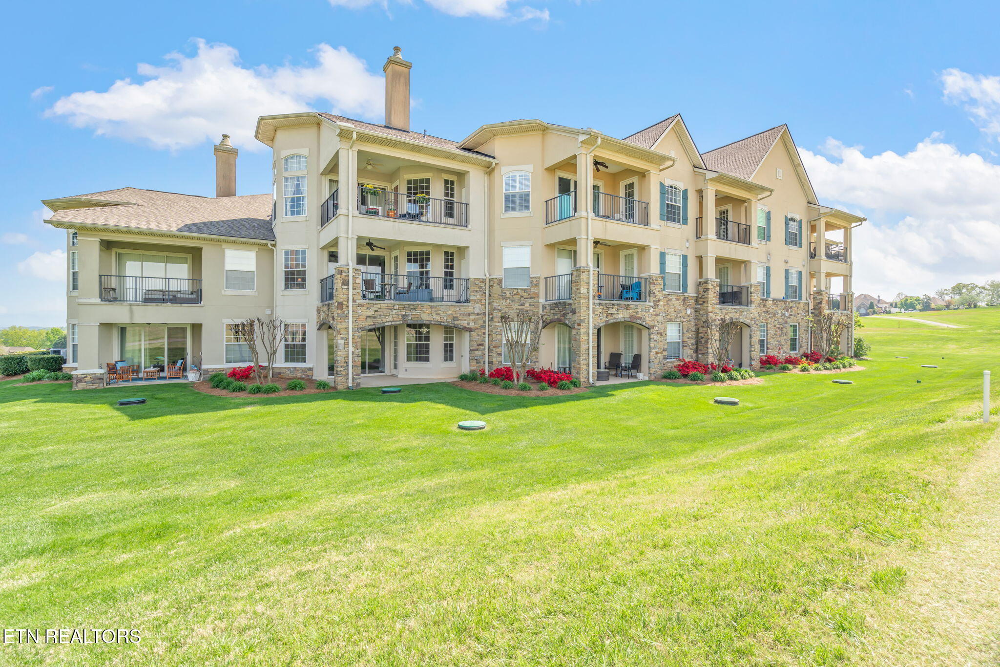 535 Rarity Bay Pkwy, 106