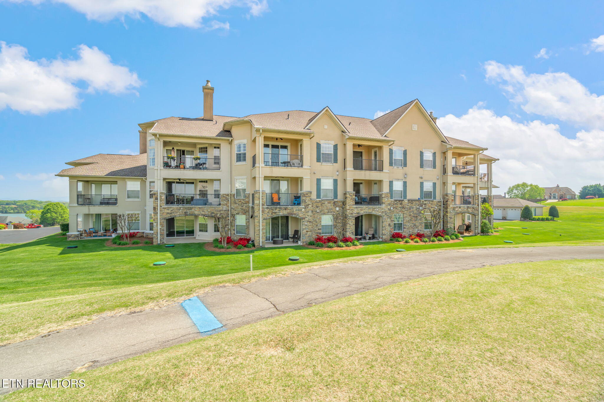 535 Rarity Bay Pkwy, 106