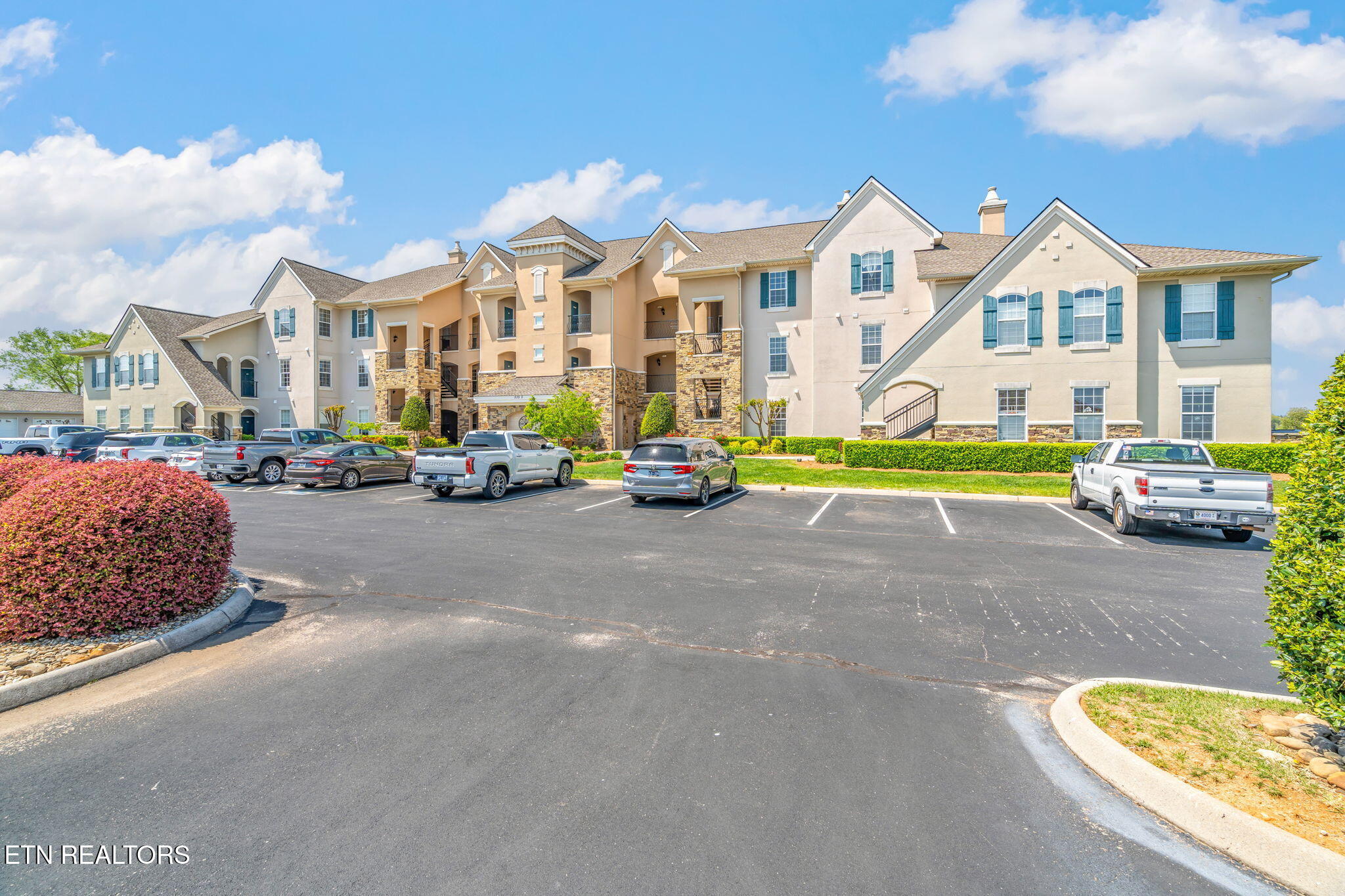 535 Rarity Bay Pkwy, 106